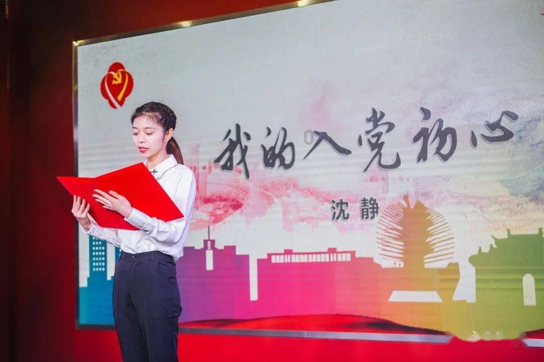 醉酒男尾随母女三人上楼砸门，当事人被吓到尖叫狂奔，派出所回应